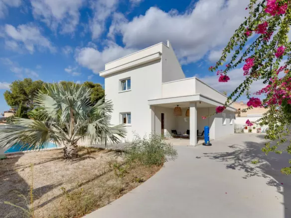 4-bedroom Villa In Rojales, Spain (312 M²)