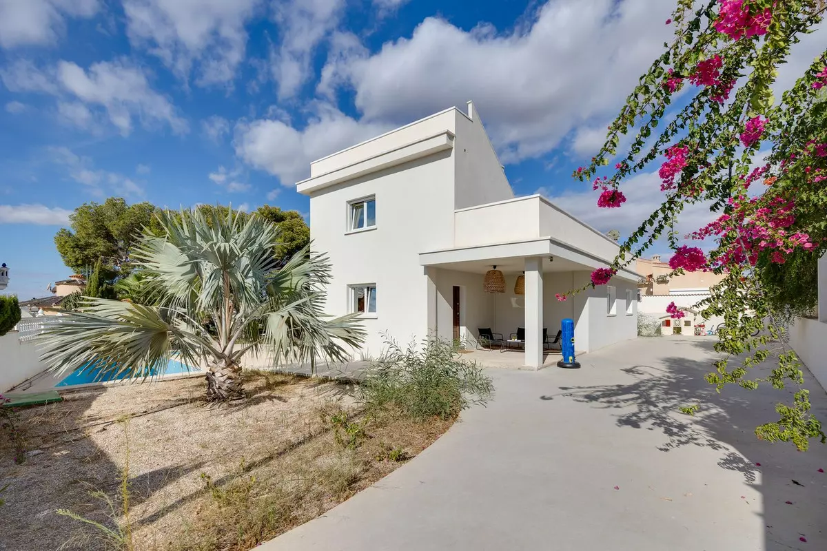 4-bedroom Villa In Rojales, Spain (312 M²)