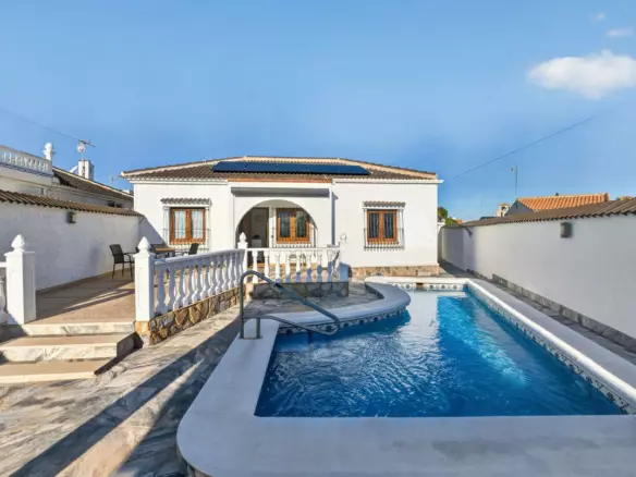 3-bedroom Villa In Torrevieja, Spain (123 M²)
