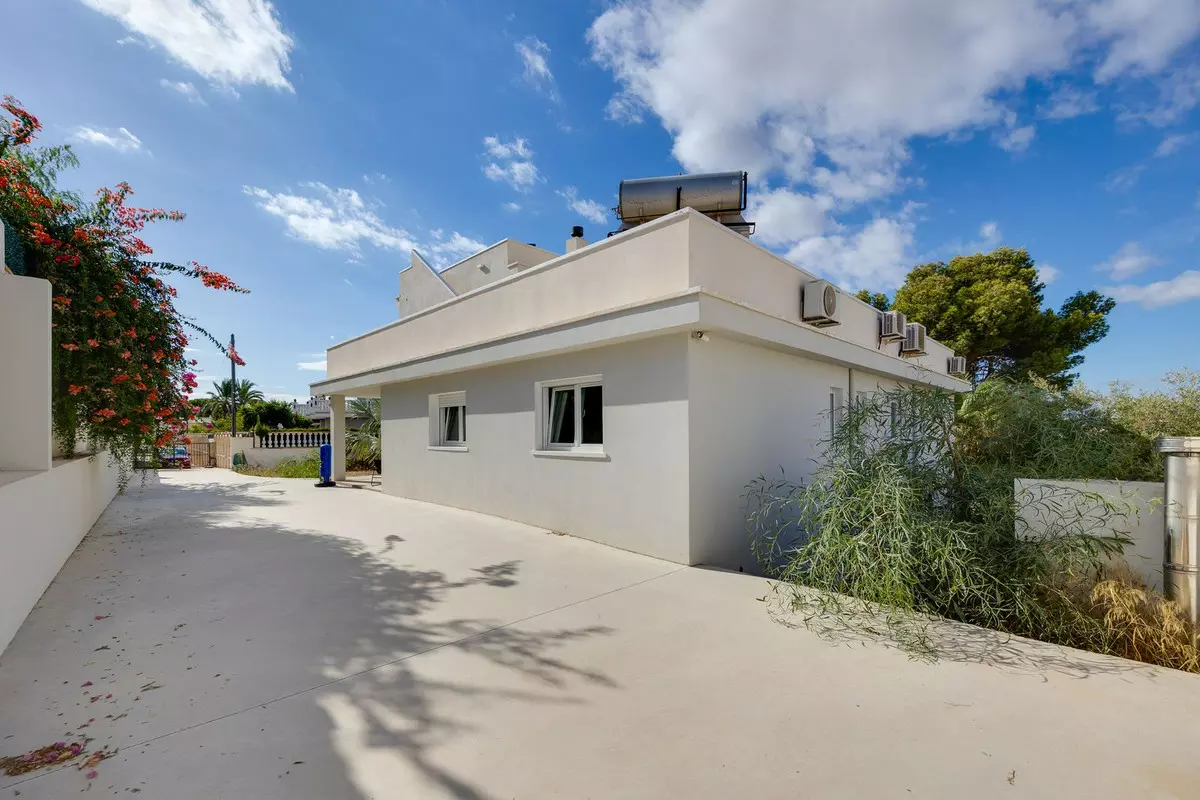 4-bedroom Villa In Rojales, Spain (312 M²)