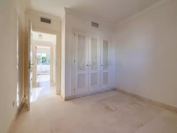 2-bedroom Apartment In Benahavis, Spain (104 M²)