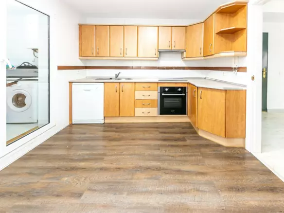 3-bedroom Apartment In Benalmádena, Spain (137 M²)