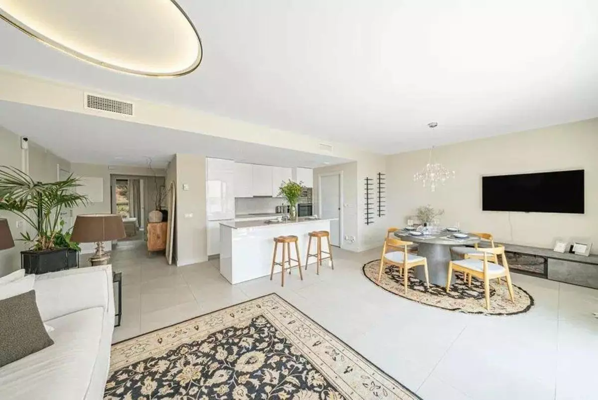 3-bedroom Apartment In Estepona, Spain (110 M²)