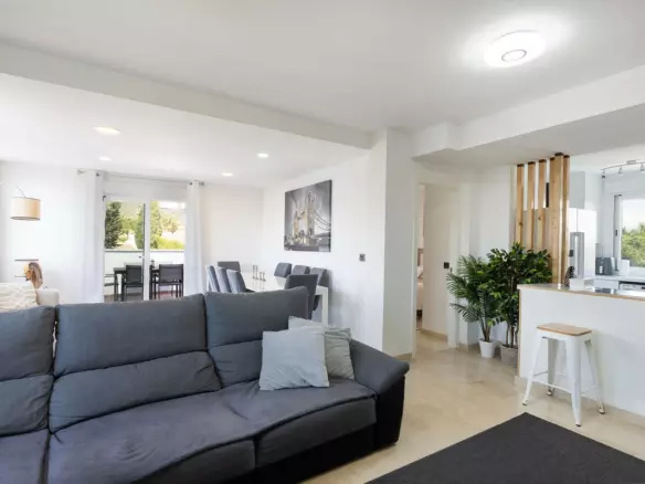 2-bedroom Apartment In Torremolinos, Spain (98 M²)