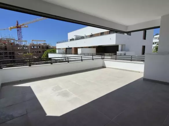 2-bedroom Apartment In Estepona, Spain (99 M²)