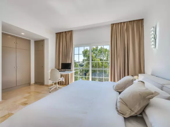 3-bedroom Villa In Marbella, Spain (204 M²)