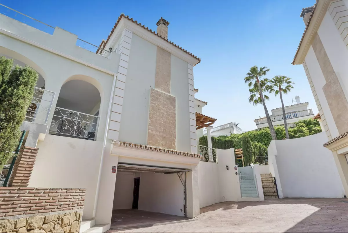 5-bedroom Villa In Mijas, Spain (342 M²)
