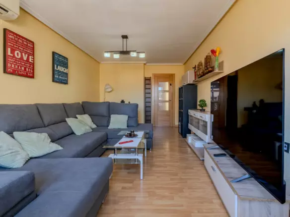 3-bedroom Apartment In Guardamar Del Segura, Spain (82 M²)
