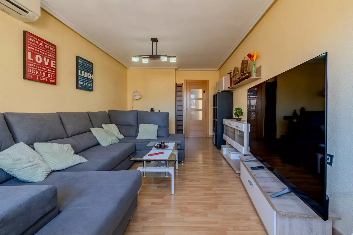 3-bedroom Apartment In Guardamar Del Segura, Spain (82 M²)