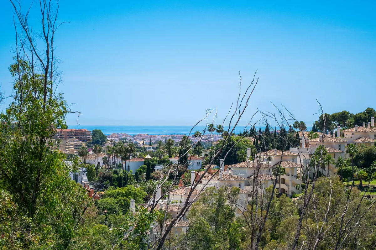 3-bedroom Villa In Marbella, Spain (204 M²)