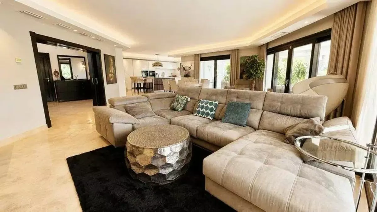 6-bedroom Villa In Benahavis, Spain (746 M²)