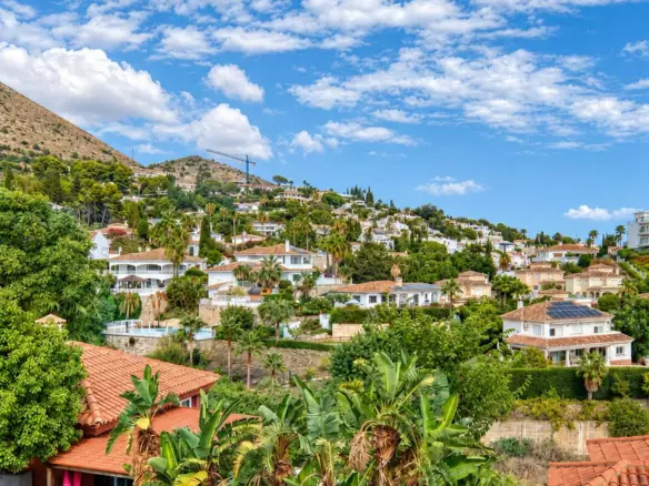 2-bedroom Apartment In Fuengirola, Spain (85 M²)