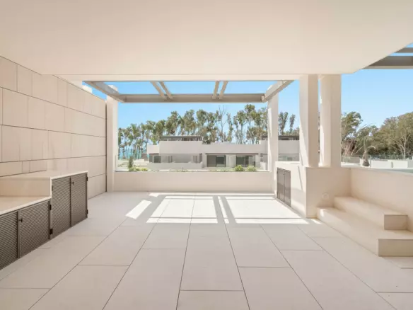 4-bedroom Apartment In Marbella, Spain (244 M²)