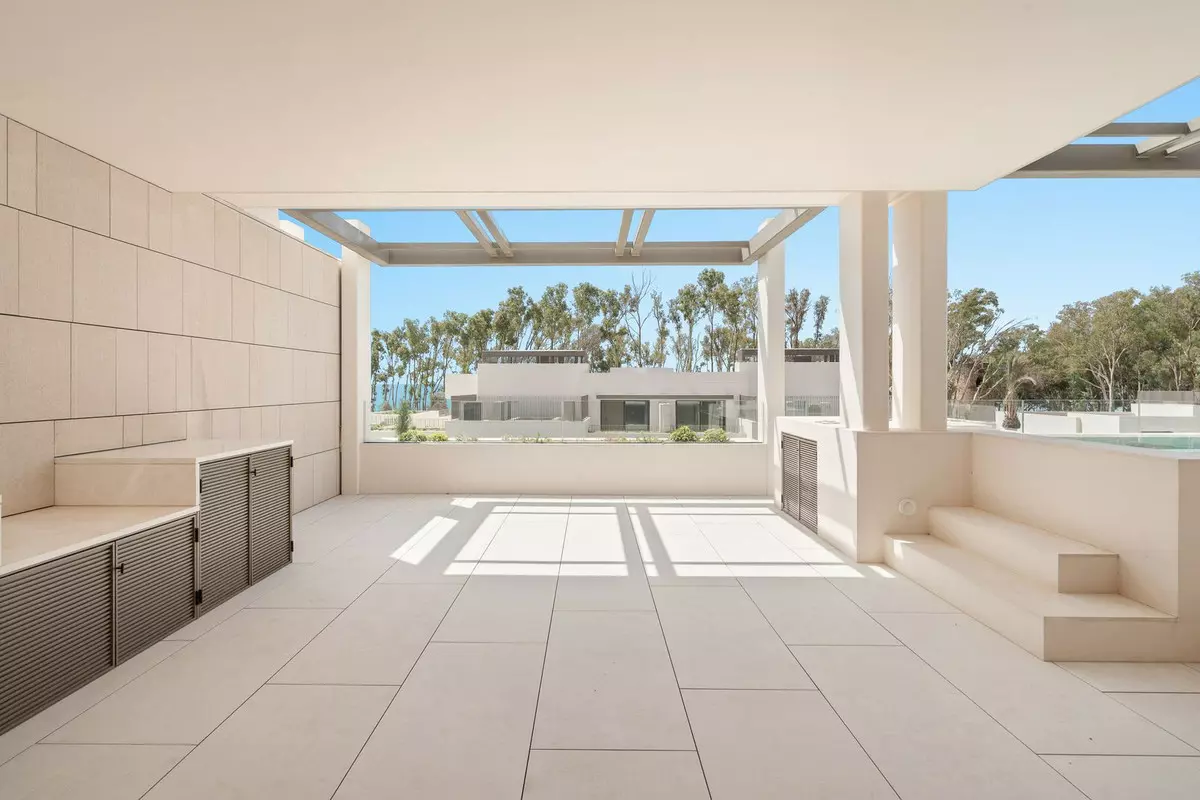 4-bedroom Apartment In Marbella, Spain (244 M²)