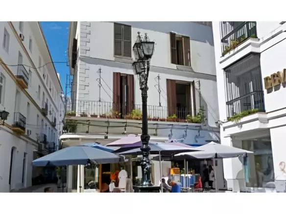 3-bedroom Apartment In Marbella, Spain (150 M²)