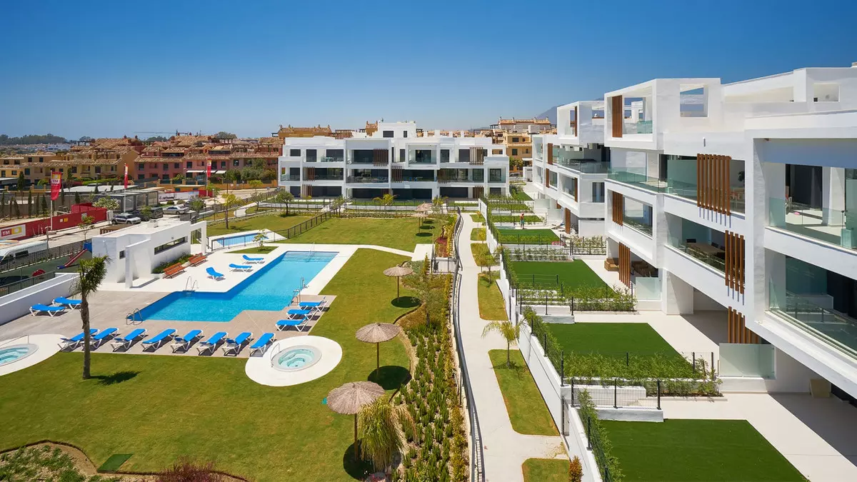 2-bedroom Apartment In Estepona, Spain (90 M²)
