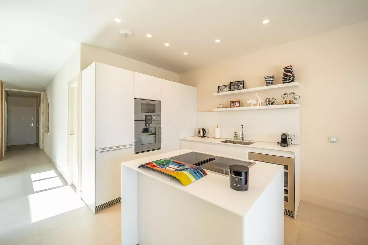 4-bedroom Town House In Estepona, Spain (398 M²)