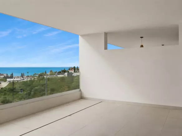 2-bedroom Apartment In Fuengirola, Spain (83 M²)