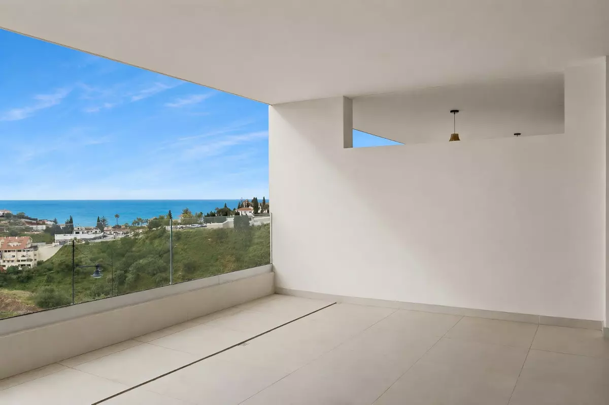 2-bedroom Apartment In Fuengirola, Spain (83 M²)