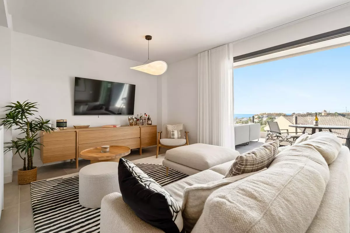 3-bedroom Apartment In Estepona, Spain (91 M²)