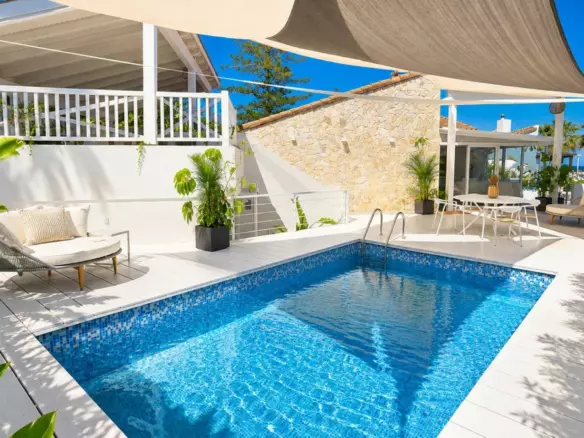 3-bedroom Villa In Estepona, Spain (200 M²)