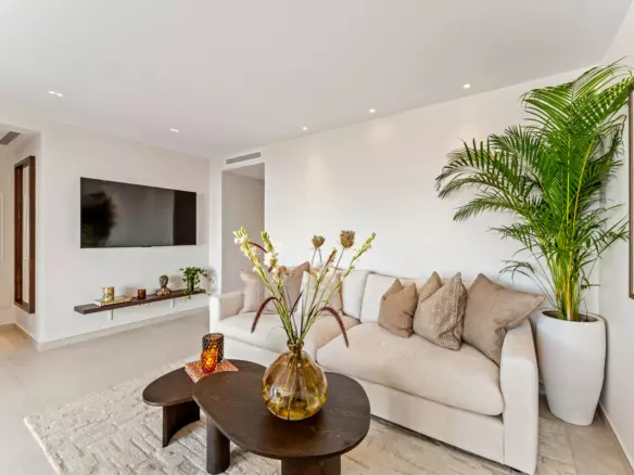3-bedroom Apartment In Marbella, Spain (126 M²)