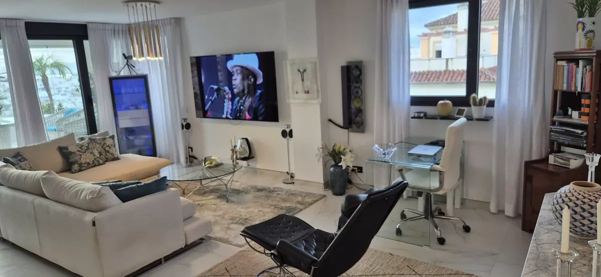 3-bedroom Apartment In Estepona, Spain (102 M²)