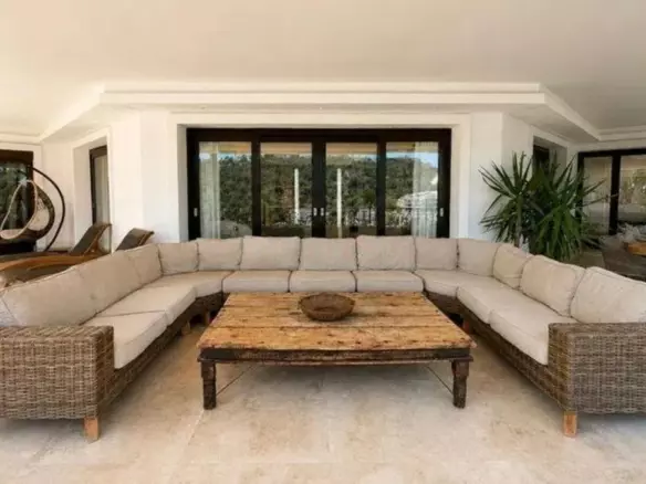 6-bedroom Villa In Benahavis, Spain (746 M²)