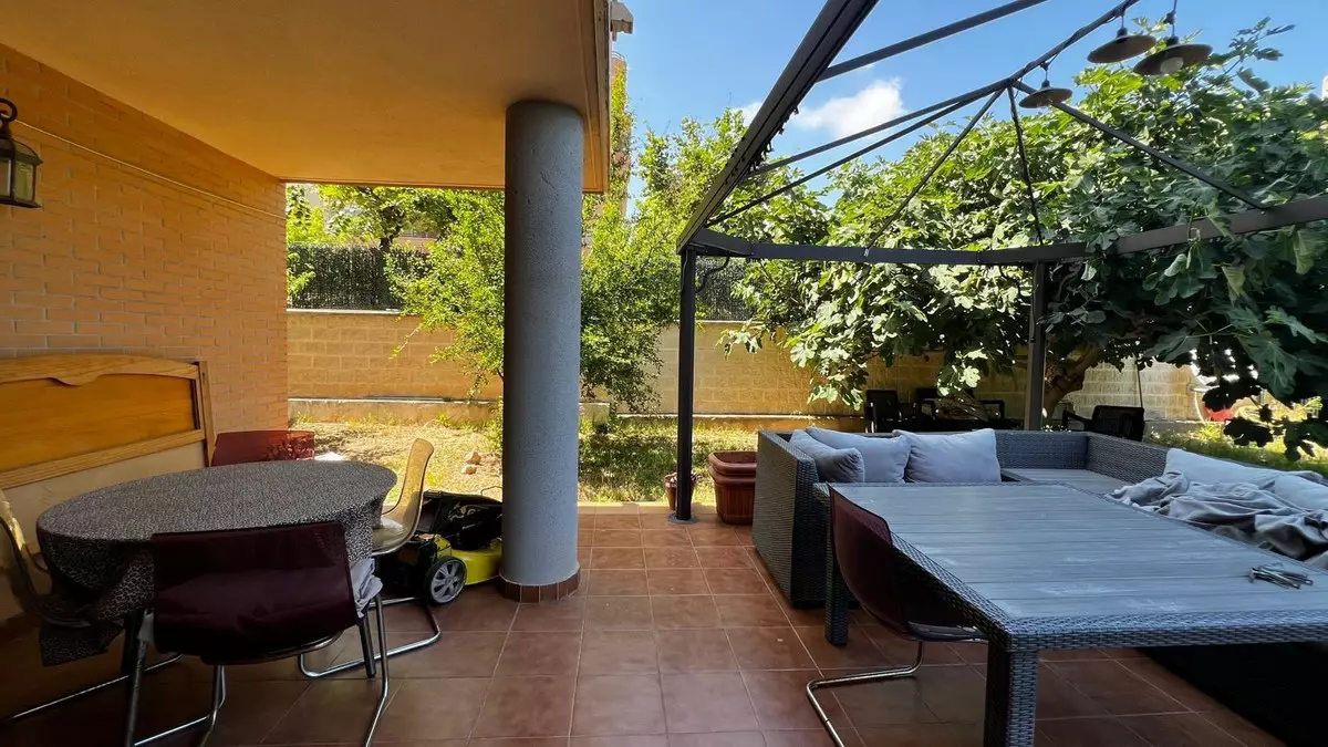 3-bedroom Apartment In Torremolinos, Spain (140 M²)