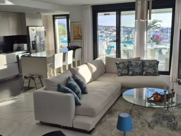 3-bedroom Apartment In Estepona, Spain (102 M²)