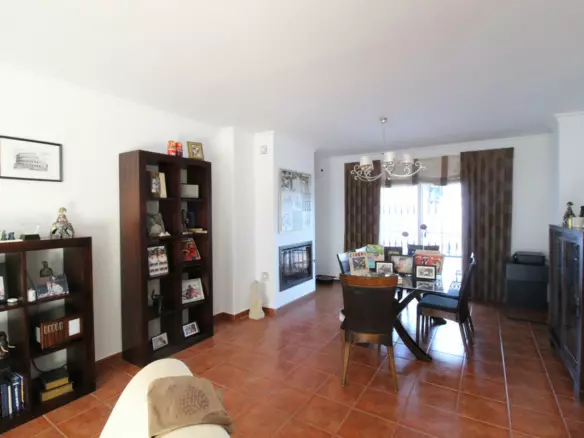 3-bedroom Town House In Marbella, Spain (260 M²)