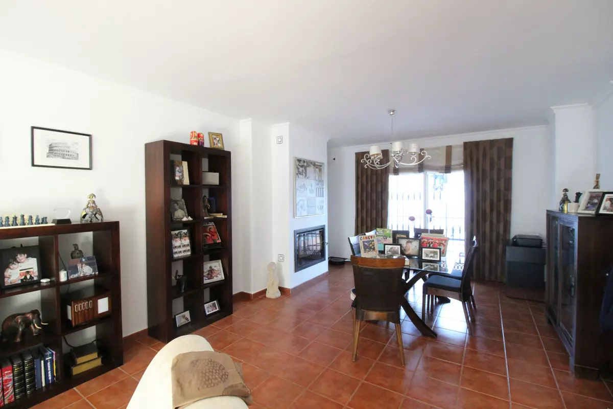 3-bedroom Town House In Marbella, Spain (260 M²)