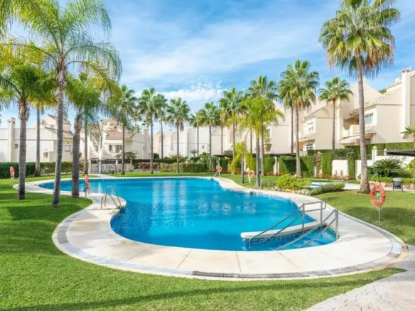 3-bedroom Town House In Marbella, Spain (227 M²)