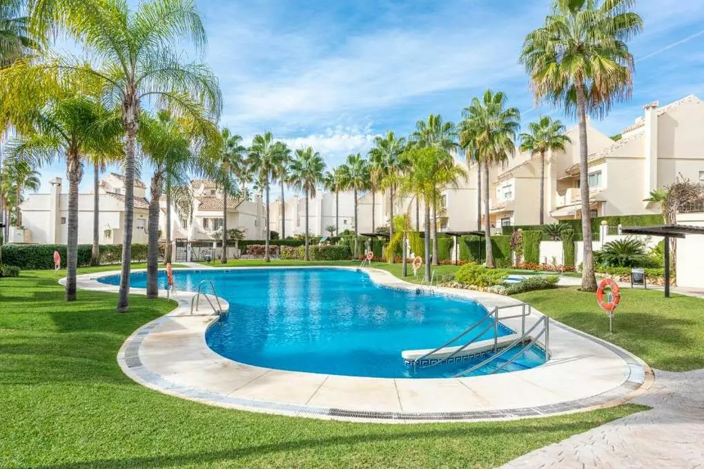 3-bedroom Town House In Marbella, Spain (227 M²)