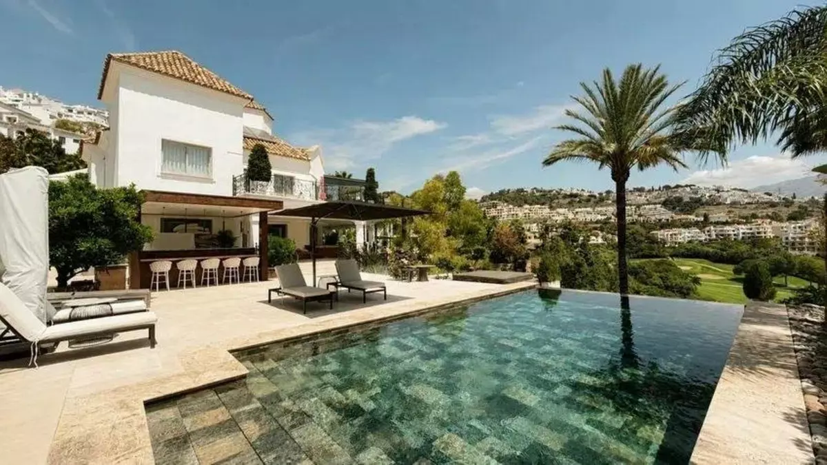 6-bedroom Villa In Benahavis, Spain (746 M²)