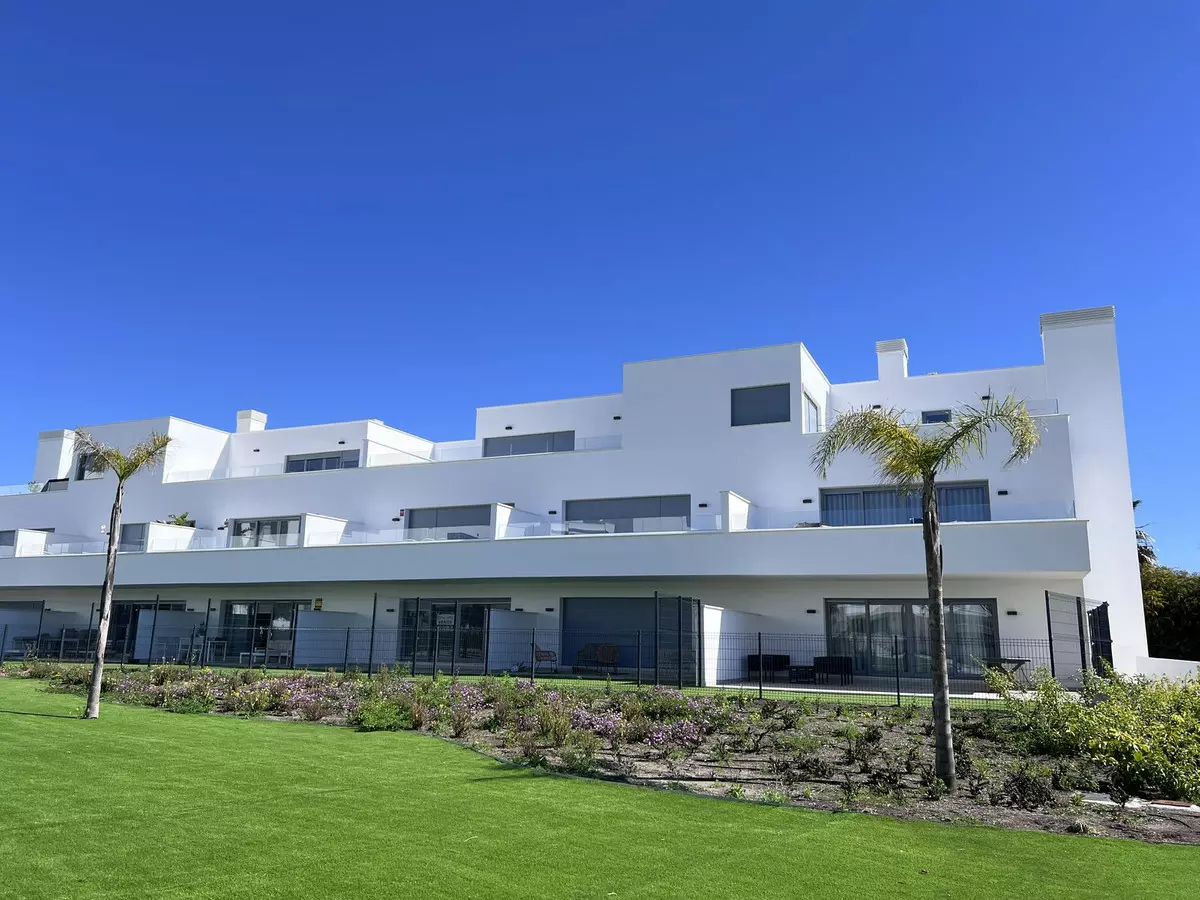 3-bedroom Apartment In Estepona, Spain (126 M²)