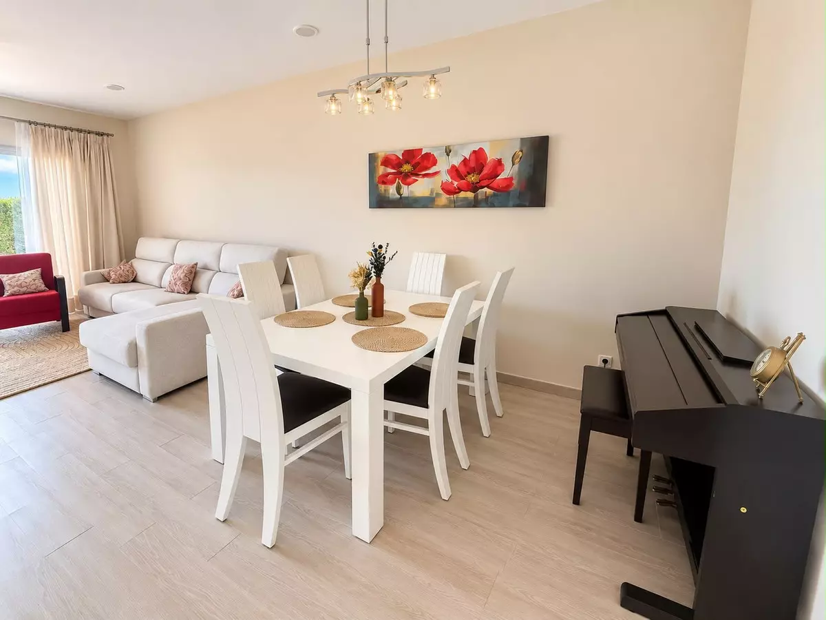 2-bedroom Apartment In Estepona, Spain (99 M²)