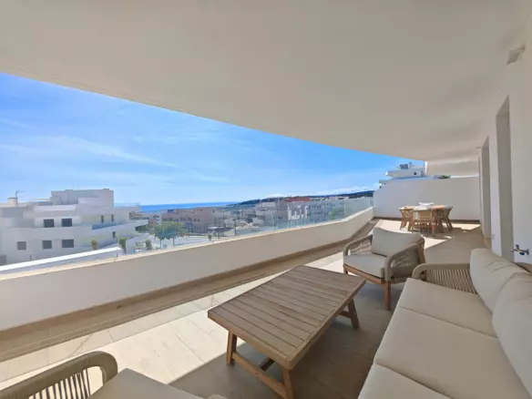 4-bedroom Apartment In Estepona, Spain (164 M²)