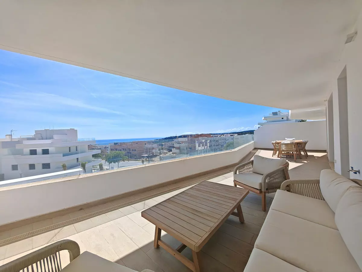 4-bedroom Apartment In Estepona, Spain (164 M²)