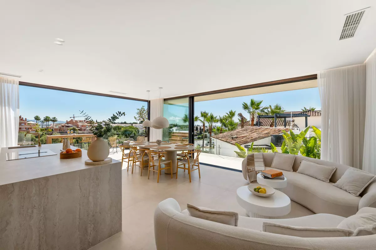 5-bedroom Villa In Marbella, Spain (245 M²)