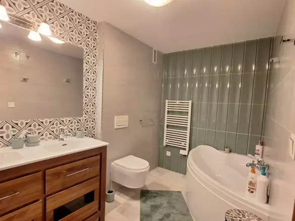 2-bedroom Apartment In Estepona, Spain (114 M²)