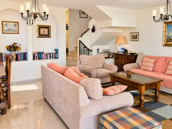 3-bedroom Town House In Casares, Spain (135 M²)