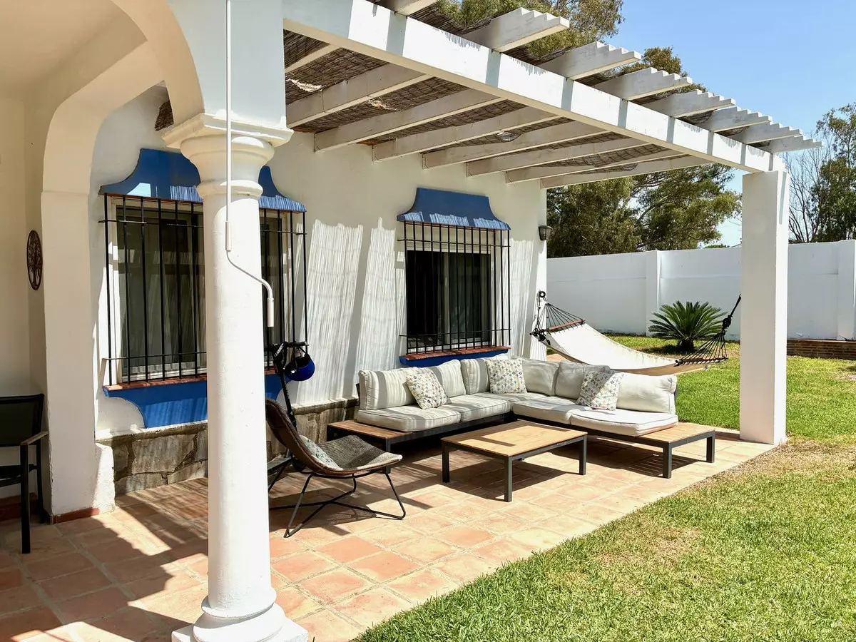 3-bedroom Villa In Estepona, Spain (139 M²)