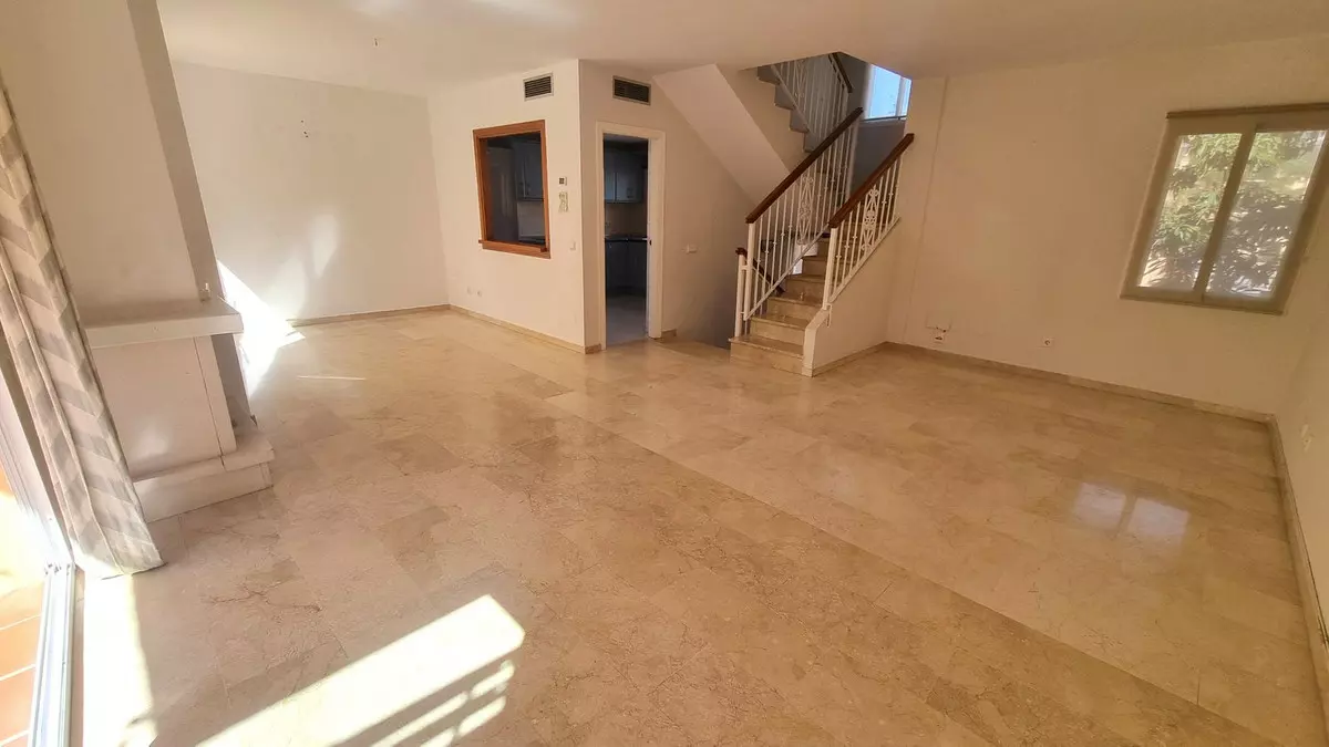 3-bedroom Town House In Marbella, Spain (209 M²)