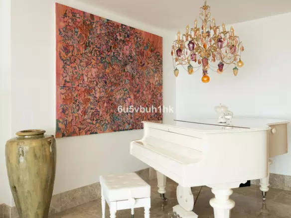 3-bedroom Villa In Marbella, Spain (291 M²)