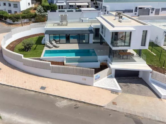 4-bedroom Villa In Mijas, Spain (337 M²)