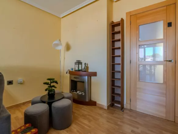 3-bedroom Apartment In Guardamar Del Segura, Spain (82 M²)
