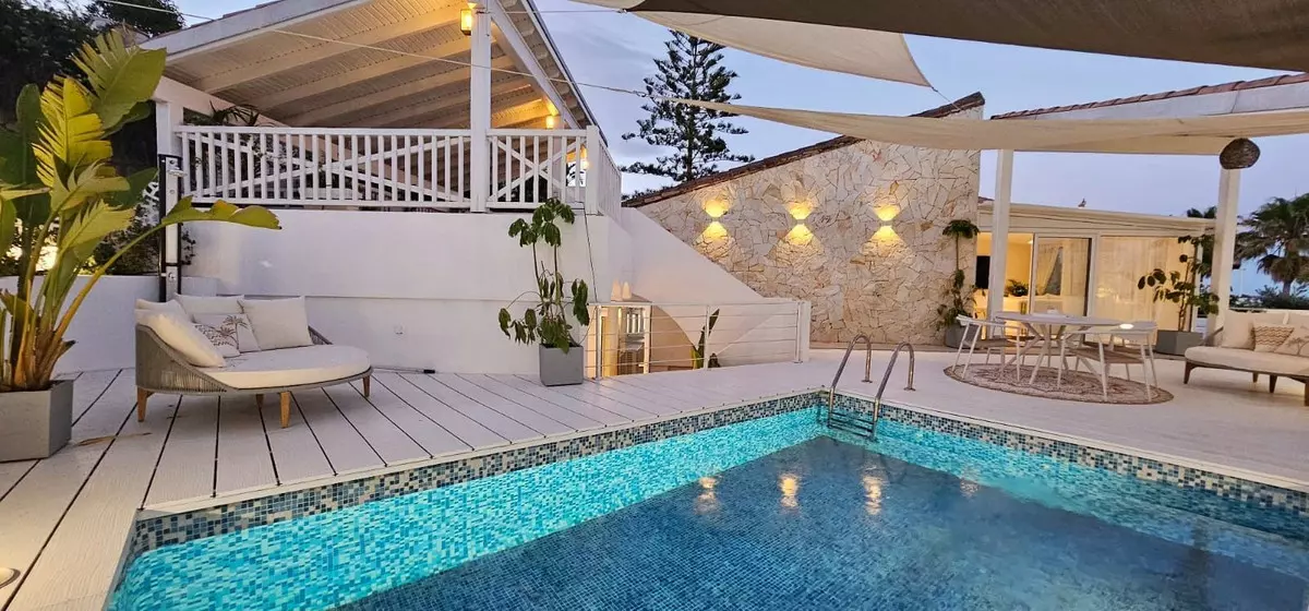 3-bedroom Villa In Estepona, Spain (200 M²)