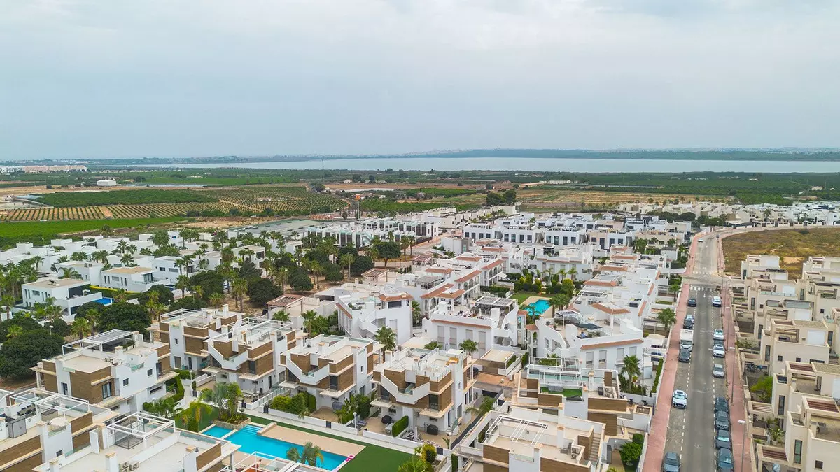 4-bedroom Villa In Rojales, Spain (157 M²)