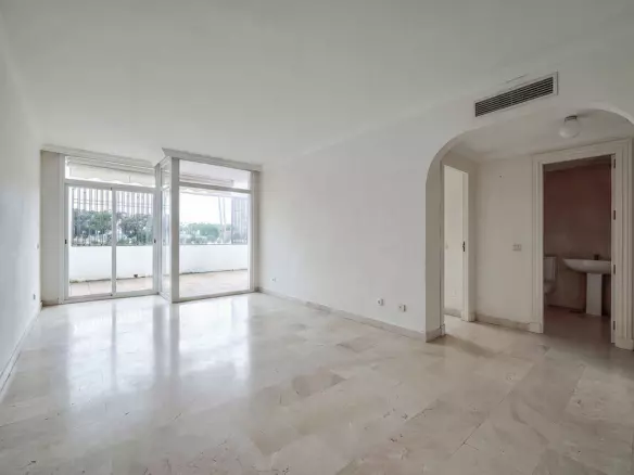 2-bedroom Apartment In Benahavis, Spain (104 M²)